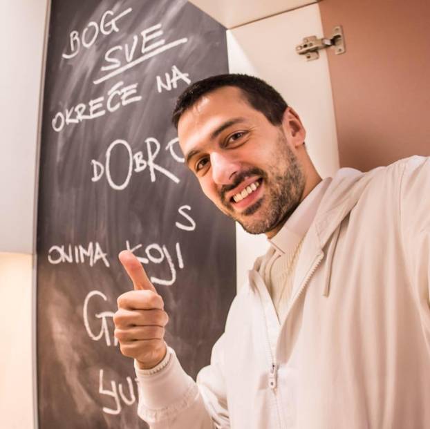 FOTO Ovi svećenici 'zapalili' su internet! Na listi su i Hrvati, žene im pišu da su najzgodniji...