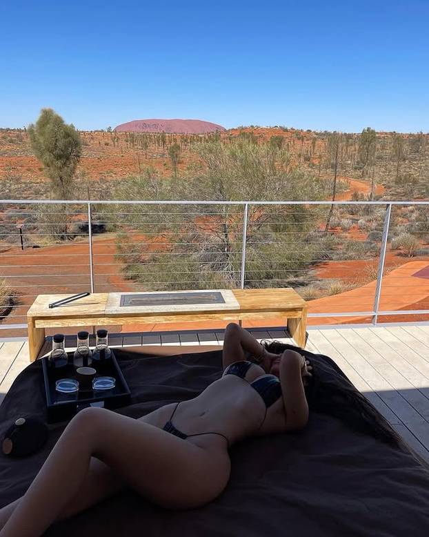 FOTO 'Nije lako imati velike grudi – žene su ljubomorne i ostavljaju zlobne komentare'