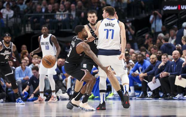 NBA: Los Angeles Clippers at Dallas Mavericks