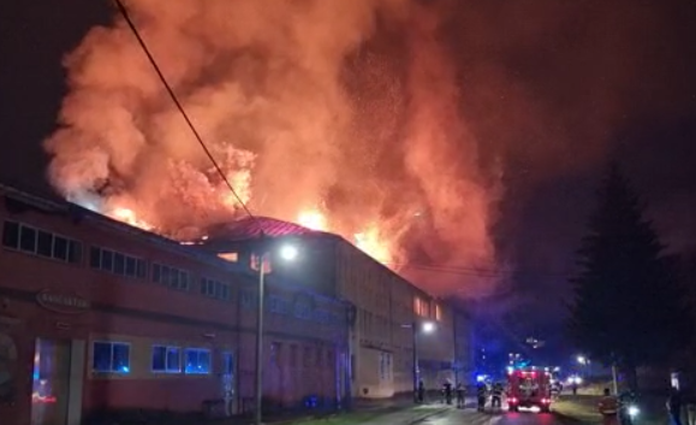 Veliki požar u Oroslavju guta sve pred sobom! Vatrogasci se bore: 'Sve službe su na terenu'