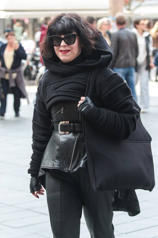 Zagreb: Mirela Holy prošetala subotnjom špicom