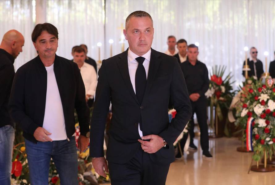 Split: Posljednji ispraćaj Tončija Gabrića na splitskom groblju Lovrinac