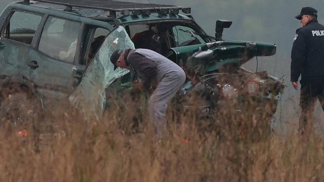 Vučna služba uklanja Banožićev terenac nakon nesreće u kojem je jedna osoba poginula