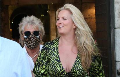 Rod Stewart 'fura' dvije maske: 'Leopard' se sakrio iza supruge