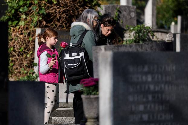 Zagreb: Svi sveti groblja poznatih osoba