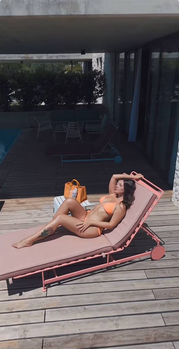 Ove ljepotice znaju kako se brzo rashladiti: Na njima samo tange