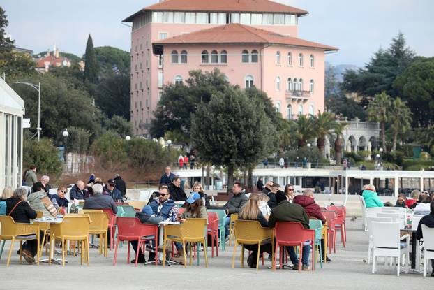 Opatija: Grad prepun turista