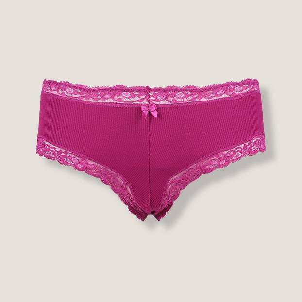 Gaćice za poželjeti: 10 modela u kojima će svaka žena uživati