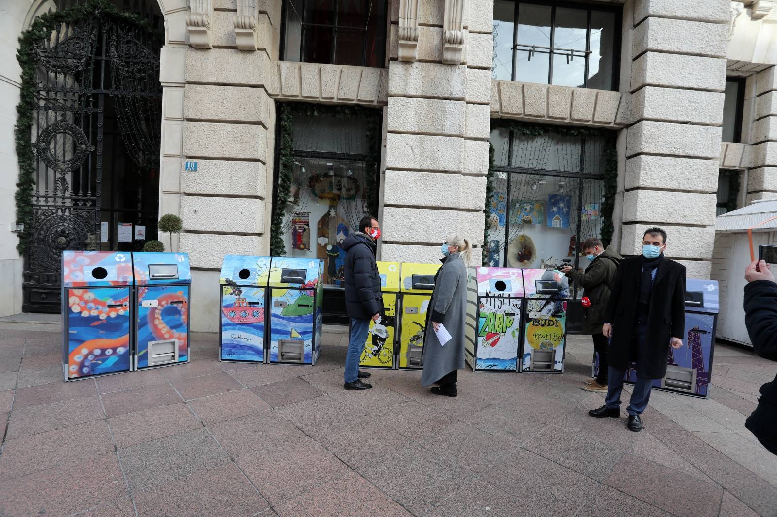 Rijeka: Na Korzu predstavljeni pametni solarni spremnici za otpad