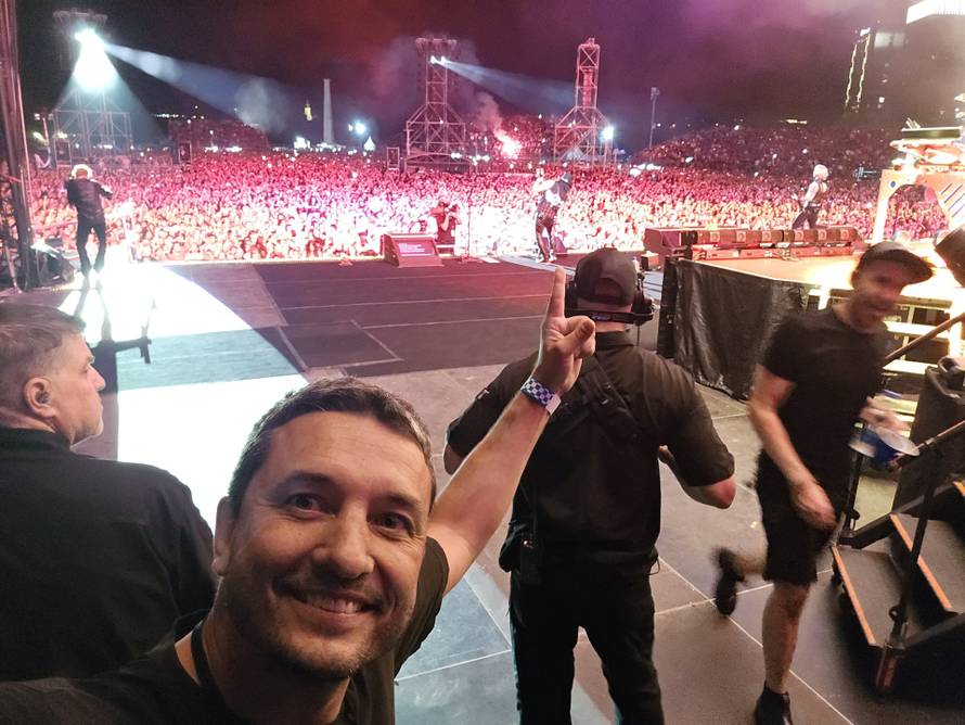 Axl Rose stigao u Lijepu Našu: 'Oduševili su ga vino i mjesto, a posebno mamini slanci i rajčica'