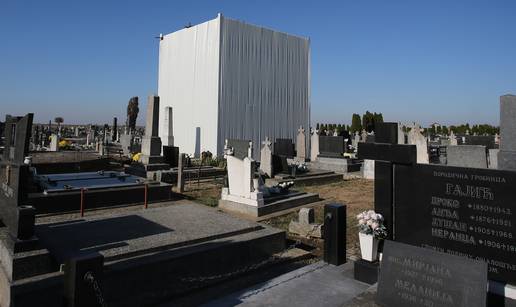 FOTO Na groblju u Borovu ruše mauzolej Vukašina Šoškoćanina