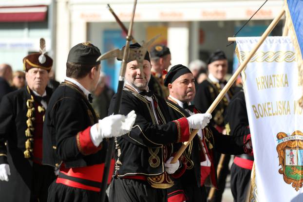 Pula: Mimohod Bokeljske mornarice u Puli
