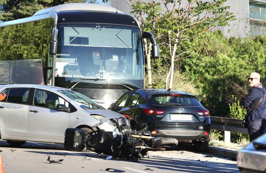 Split: Sudarili se motocikl i osobni automobil