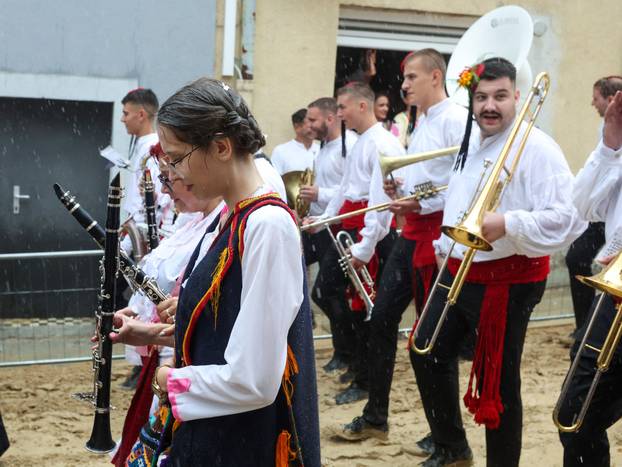 Sinj: Zbog jakog pljuska odgođena 310. Sinjska alka