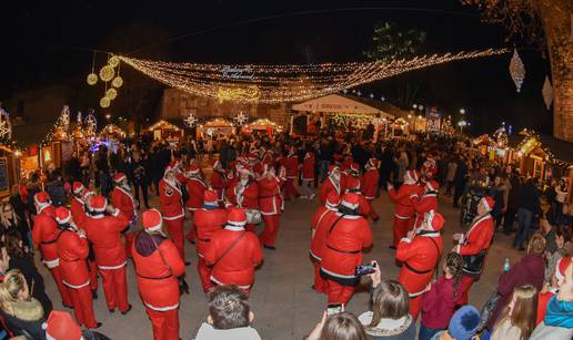 Advent u Zadru: Veseli Djedovi Božićnjaci protrčali su gradom