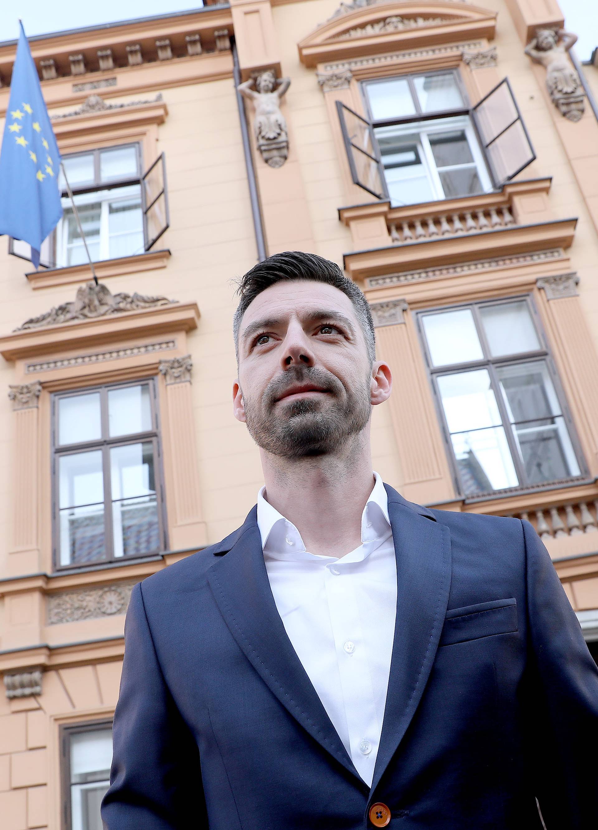 Zagreb: Podnesen zahtjev za ocjenu ustavnosti Zakona o udomiteljstvu