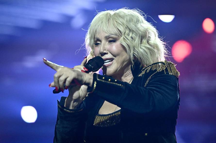 Zagreb: Prvi od pet koncerata Lepe Brene u Areni