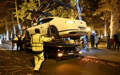 FOTO Prva 'žrtva' Adventa koja se nepropisno parkirala: Pauk dignuo Bentley iz Njemačke