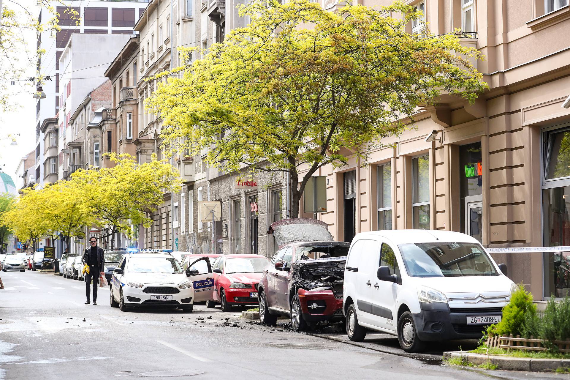 Zapalio se automobil u zagrebačkoj Martićevoj ulici