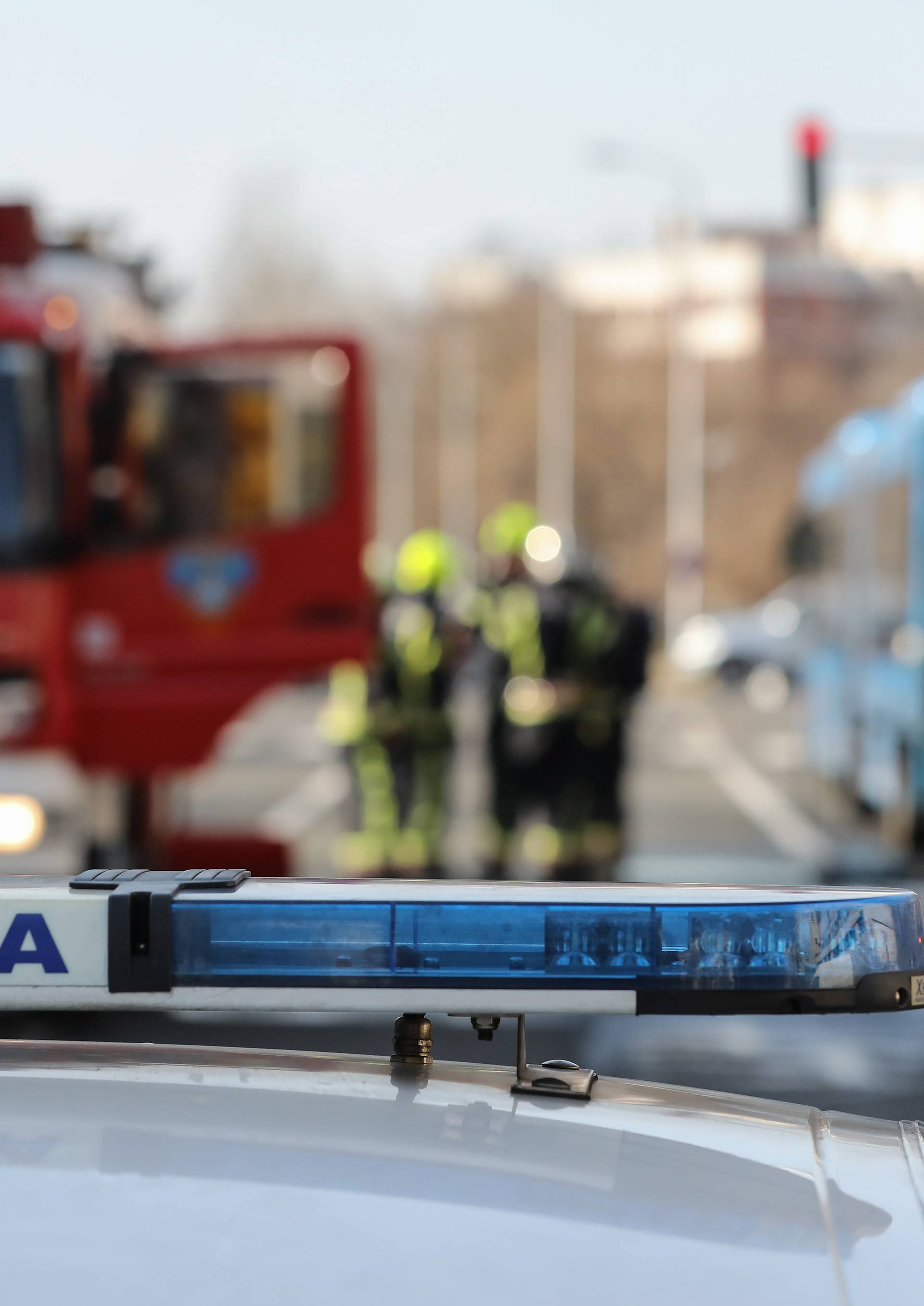 Zagreb: Vatrogasci ugasili poÅ¾ar na autobusu ZET-a na izlasku iz naselja Dugave