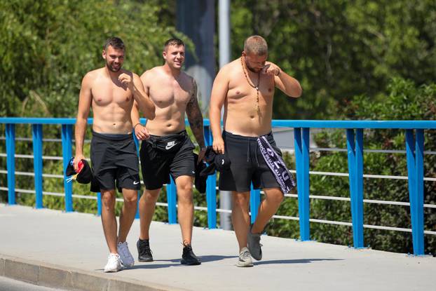 Zagreb: Tisuće fanova Thompsona prolazi Mostom mladosti koji je zatvoren za promet