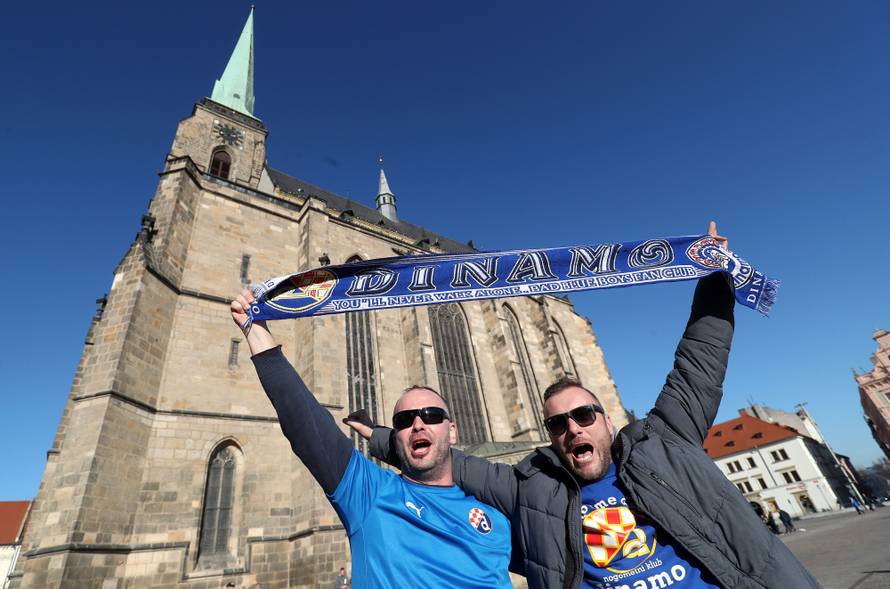 NavijaÄi Dinama u centru Plzena uoÄi utakmice UEFA Europa lige protiv Viktorie Plzen