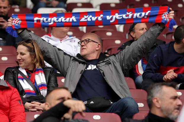 Ženeva: Navijači na polufinalnom susretu Lige prvaka mladih između Hajduka i Milana