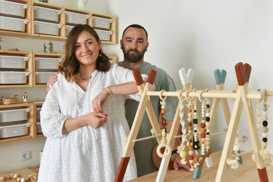 Bracni par iz Zagreba izraduje drvene igracke