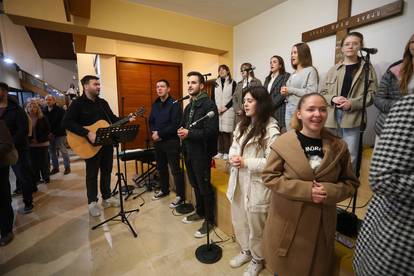 FOTOGALERIJA Holywin protiv Halloweena: Diljem zemlje organizirali duhovni program