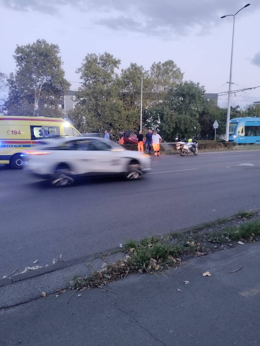 VIDEO Jel' moguće? Završila na krovu na tračnicama u Zagrebu. Evo koliko je promila napuhala!
