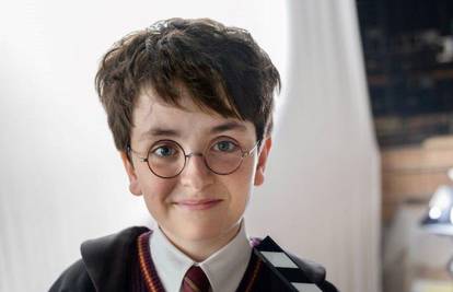 Objavili su fotku novog Harryja, fanove zasmetao jedan detalj...