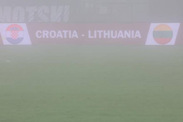 Gusta magla obavila stadion na utakmice U-21 reprezetacije Hrvatske i Litve
