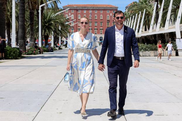 Tomislav Šuta, novi gradonačelnik Splita, u društvu supruge u šetnji gradom