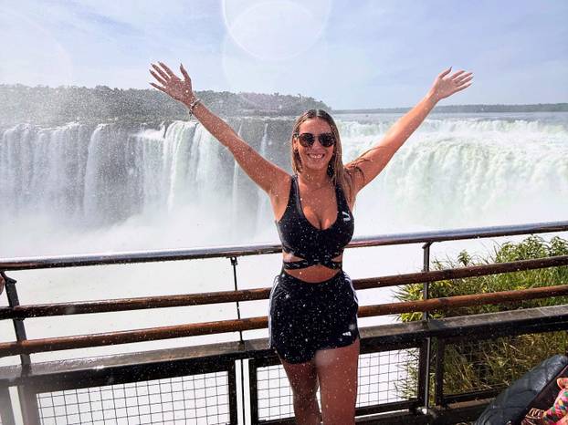 FOTO Bujna Argentinka upala u hotel omiljene ekipe i ostvarila san. Samo, zaboravila je nešto