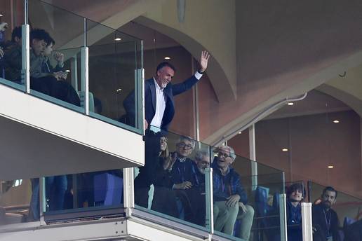 Legendarni Batistuta tražio je da mu amputiraju noge, a sada je zabio pred punim stadionom