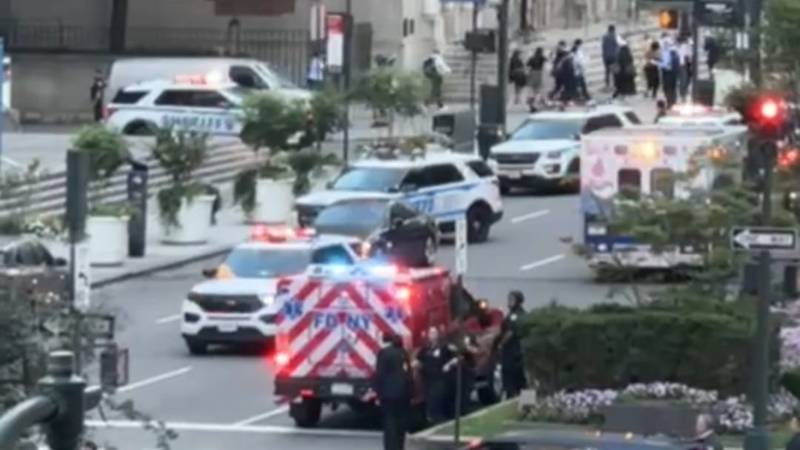 Množični strelski napad v New Yorku: Ubiti štirje ljudje, med njimi tudi policist