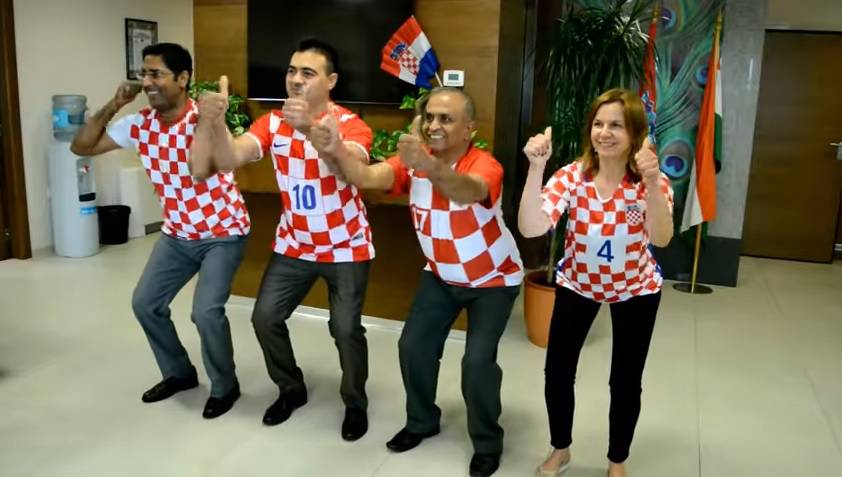 Video: Evo kako navijaju za Hrvatsku u indijskoj ambasadi