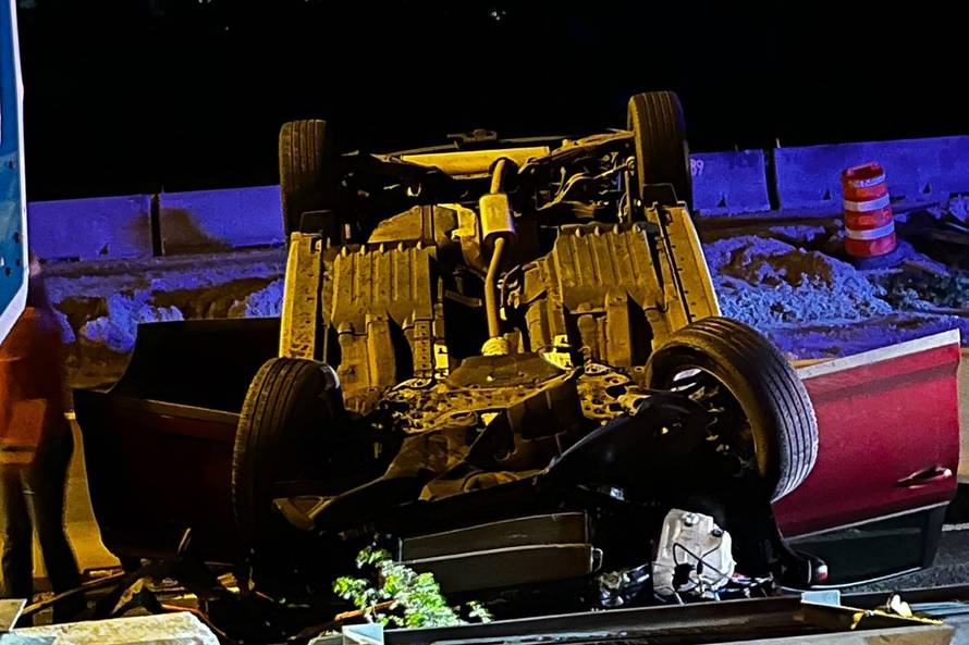 *PREMIUM-EXCLUSIVE* Hulk Hogan Plays Good Samaritan, Helps Woman Whose Car Flipped on Highway