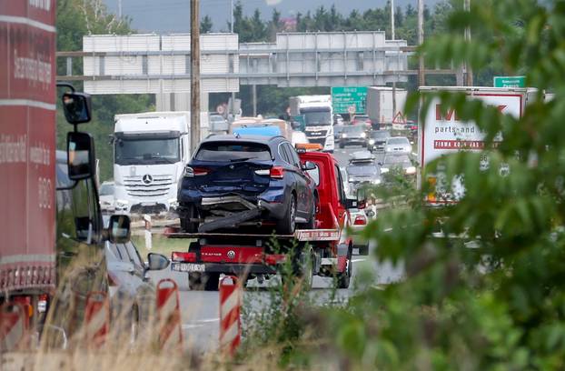 Zagreb: Na obilaznici se sudarilo više vozila, 10 osoba ozlijeđeno