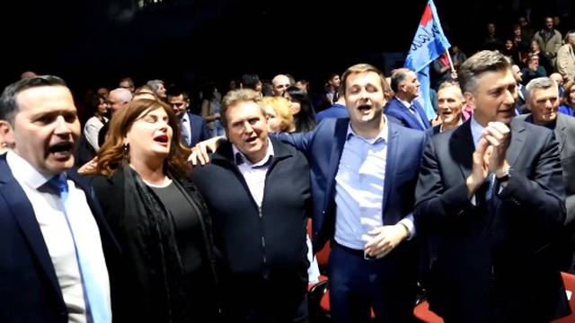 Bulić zagrijao HDZ-ovce: Ćorić, Plenković i ostali se rasplesali