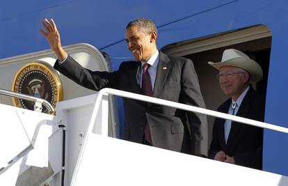 Raspoloženi Obama posjetio Roswell: Dolazim vam u miru 