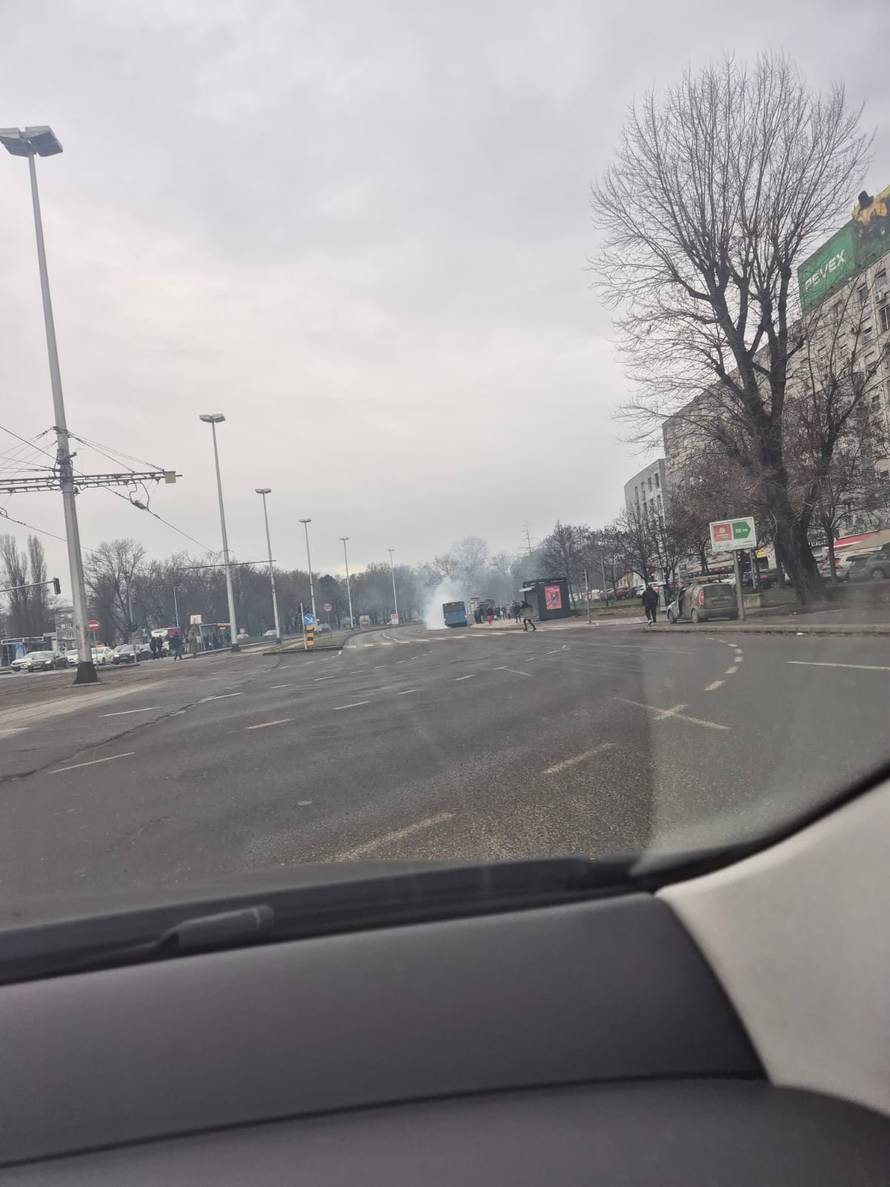 Dimilo se iz ZET-ovog busa na Selskoj: 'Iscurilo je malo ulja'