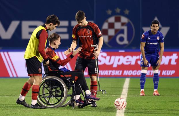 Zagreb: Početni udarac na utakmici Dinama i Kurilovca izveo je Ivan Šćepina, koji je 2024. teško stradao u nesreći u Gradićima