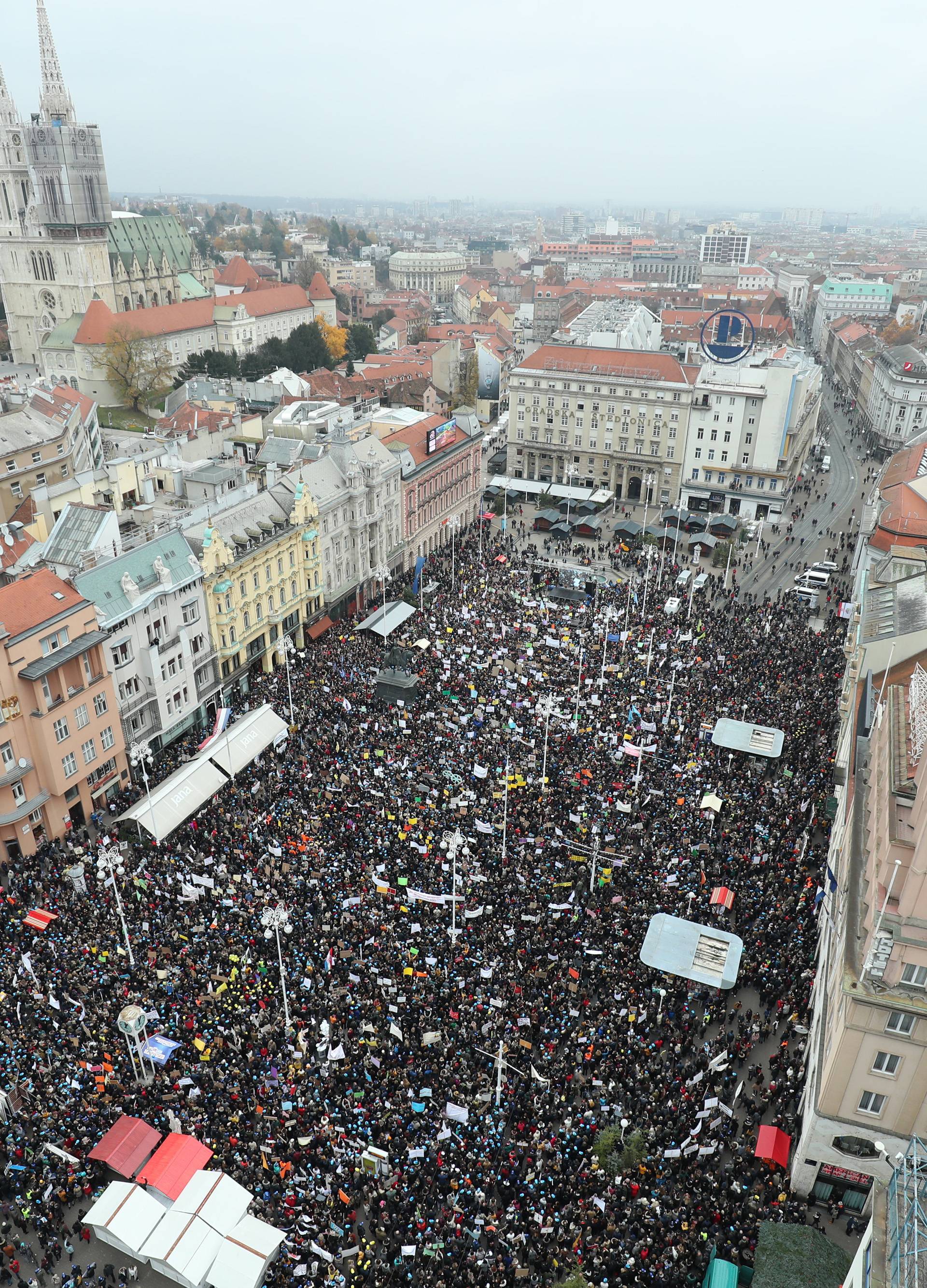 Veliki prosvjed Hrvatska mora bolje popunio glavni gradski Trg