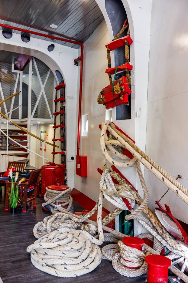 FOTO Zavirite u prvi brod-hotel u Hrvatskoj: Noćenje na ovom brodu u Rijeci ima posebnu čar