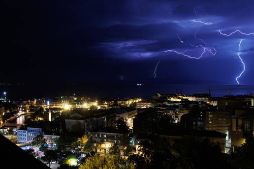 Oteretne kanale otvaraju da se Sava ne prelije: Vrh vodnog vala u Zagreb stiže iza ponoći