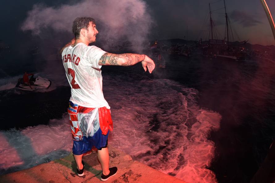 Vrsaljko na romantičnoj večeri: 'Žena ti je lijepa kao Bellucci...'