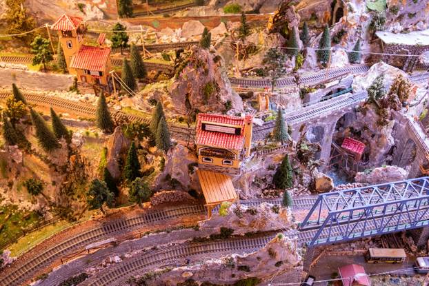 Oživio željeznicu koja je povezivala Konavle s Bečom: Pero je bajkovitu maketu gradio 12 godina