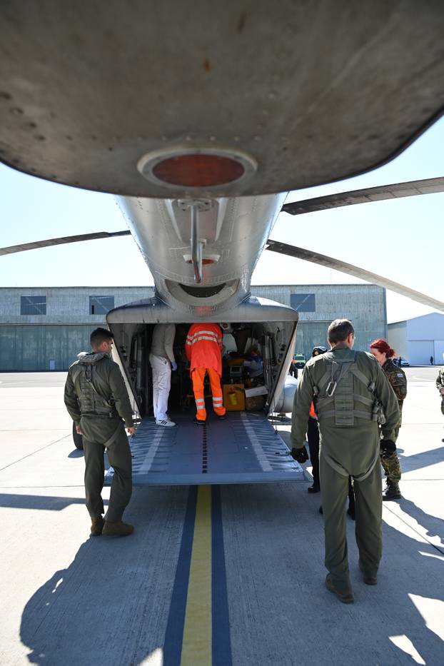 Helikopterom HRZ-a u Hrvatsku stigle tri ozlijeđene osobe stradale u požaru u Sjevernoj Makedoniji