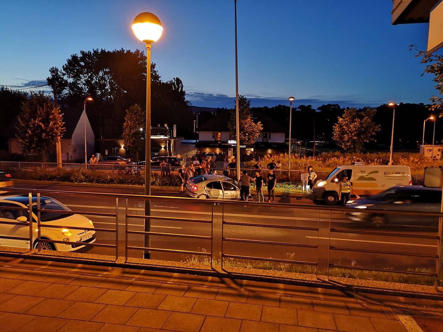 Užas na Aleji Bologne u Zagrebu - autom udario u stup i poginuo